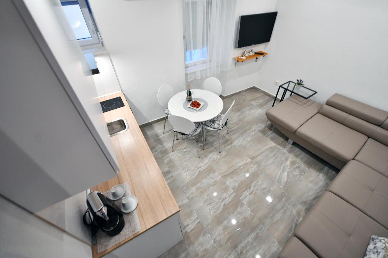 Apartment Lavanda - Suite Sinj Exterior photo