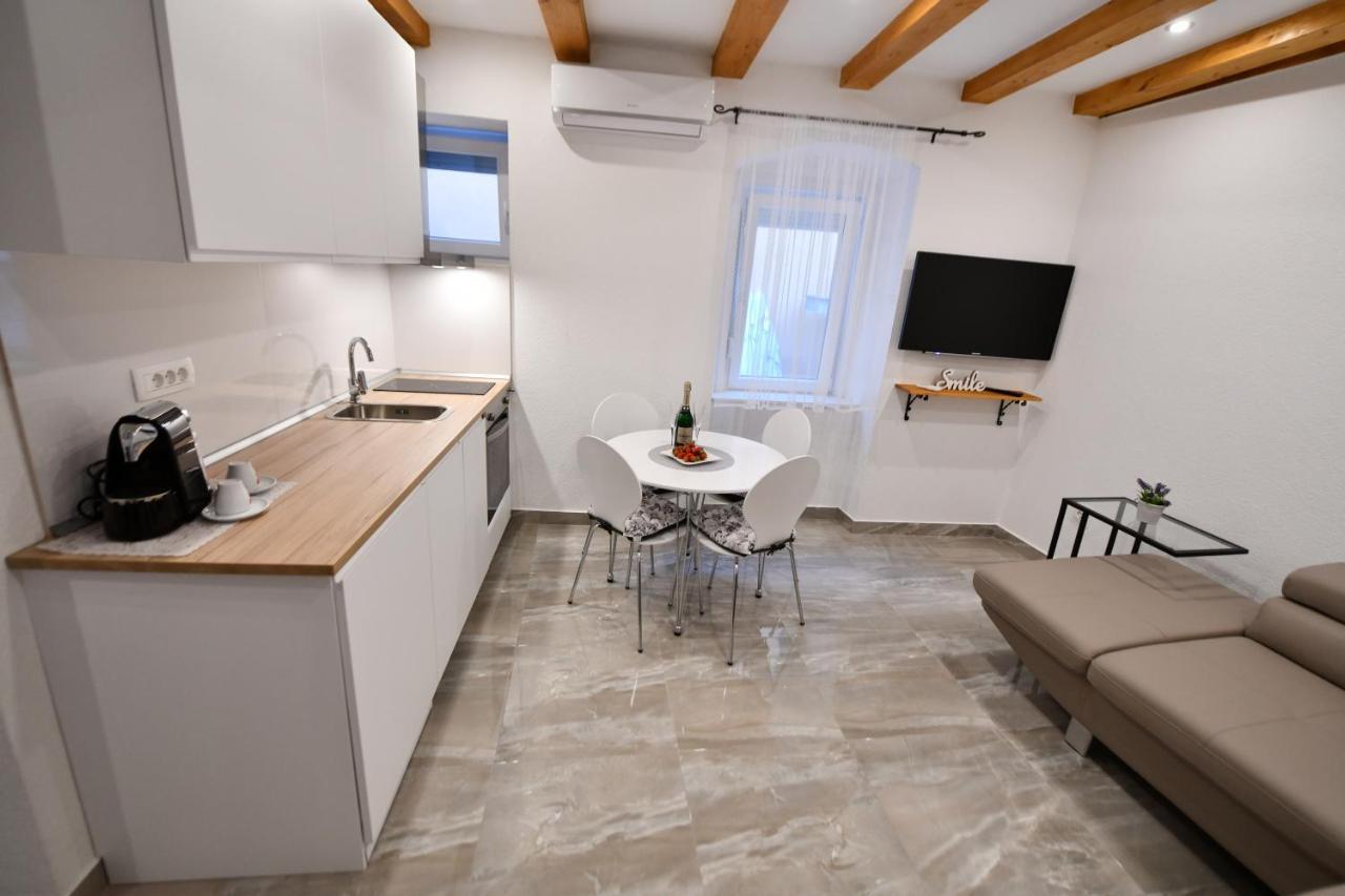 Apartment Lavanda - Suite Sinj Exterior photo